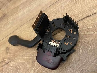 Prepínač smerových svetiel na VW PASSAT B4 Variant - 10