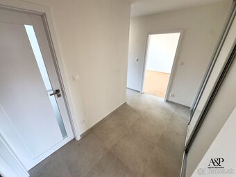 KOMPLETNE REKONŚTRUOVANÝ 3 IZBOVÝ BYT, 66M2, HOSPODÁRSKA UL. - 10