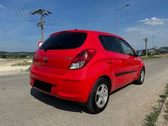 Hyundai i20 1.4i 16V Style A/T - 10