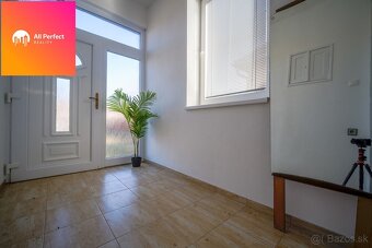 Na predaj rodinný 3,5 izbový dom pred rekonštrukciou v Šinta - 10