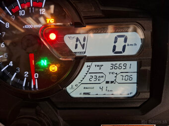 SUZUKI V-STROM DL 1000 - 10