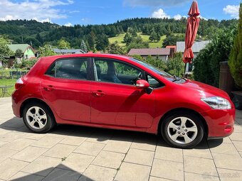 Predám - Toyotu Auris - 10