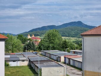 Prenájom, zariadený 1i byt s veľkým balkónom Žiar n/Hronom - 10