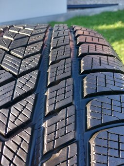 265/35 r22 zimne pneumatiky - 10
