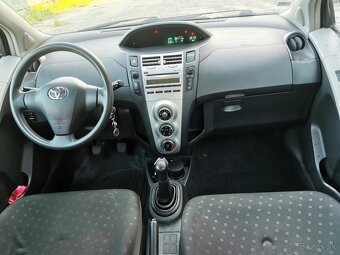 Toyota Yaris II, 1,3i, 64 kw, 165000 km - 10