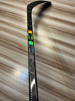 🔴🔵 🏒 HOKEJKA CCM JETSPEED FT8S – SR (ĽAVÁ) 🔵🔴 - 10