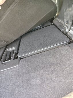 7 miestne auto - 10