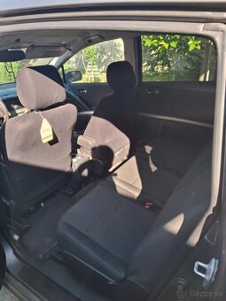 Toyota Corolla Verso 1,8 VVTi - 10