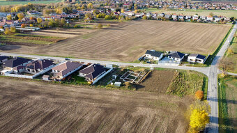 Na predaj stavebný pozemok so základovou doskou v Dolnom Vin - 10