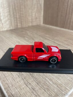 autíčka/modely Hot Wheels Matchbox Porsche GMC Mitsubishi - 10