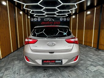 Hyundai i30 1.6 CRDi DOHC 16V Fleet - 10