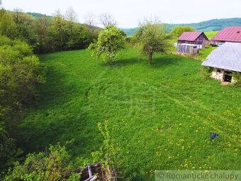Vidiecký dom / chalúpka s veľkým 25- árovým pozemkom - 10