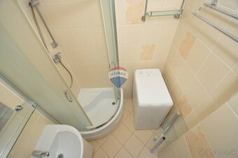 PRENÁJOM, 1-izbový byt, Poprad - Západ, Ul. Štúrova, blok Ze - 10