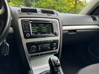 Škoda Octavia 1.6 TDI 2012 Bluetooth Senzory Výhřev Rozvody - 10