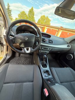 RENAULT MEGAN III 1.6 16v - 10