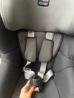 Predám otočnou auto sedacku Britax römer - 10