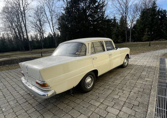 Mercedes 110-200 D - 10