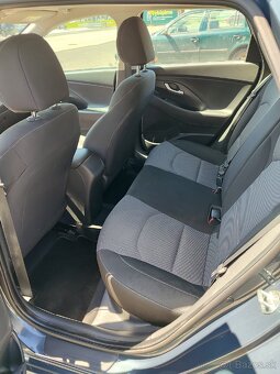 Hyundai i30 kombi 1.5 benzin 7/2022 45853km - 10
