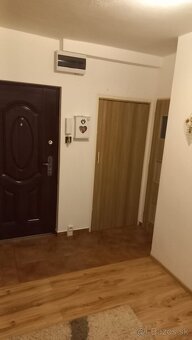 NIŽŠIA CENA BEZ REALITKY - Predám 3-izbový byt v Krompachoch - 10