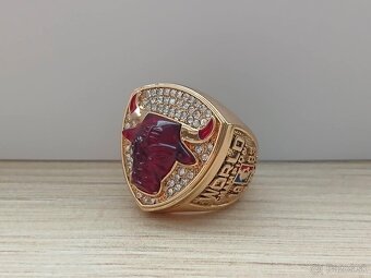 Basketbalové NBA prstene - 10