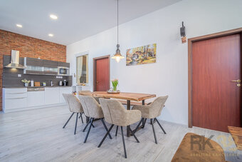 Dva priestranné apartmány v centre Popradu - 10