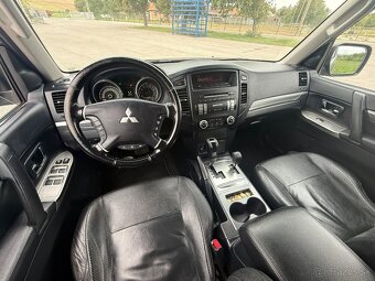 Mitsubishi Pajero - 10
