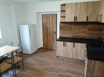 Časť rodinného domu v Žakovciach - 10