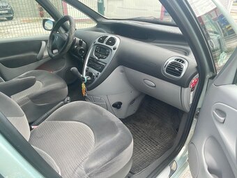 Citroën Xsara Picasso 1,6i - 10