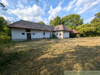 Priestranný pozemok s pôvodným domom - Kolonica, okr. Snin - 10