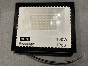 LED Reflektor na dom, s alebo bez senzoru, kovový IP67 - 10