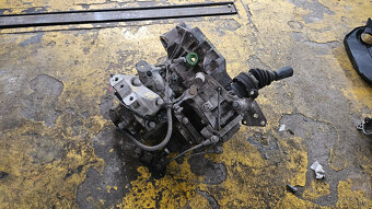 Octavia 1,6 benzin motor,riadenie,prevodovka - 10