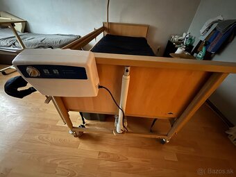 Nemocničná polohovateľná postel - 10