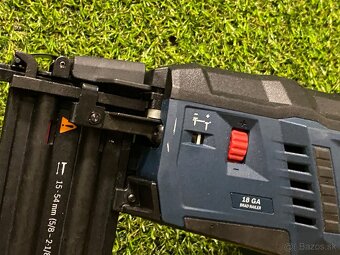 BOSCH GNH 18V-50 M PROFESSIONAL Akumulátorová klincovačka - 10