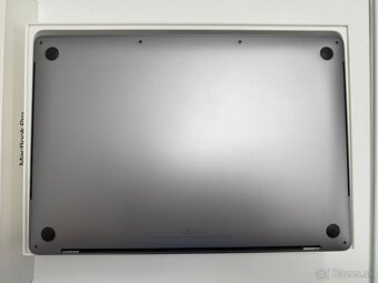  Apple MacBook Pro 15" (2017) Space Gray - 262 cyklov  - 10