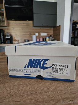 Nike Air Jordan Low - 10