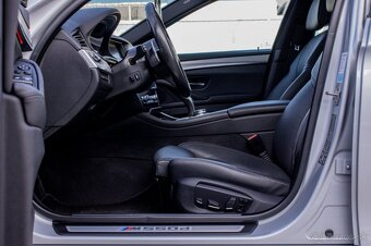 BMW Rad 5 M550d xDrive / HEADUP / PANO / ACC - 10