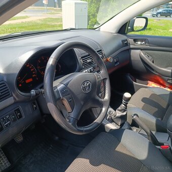 Toyota Avensis - 10