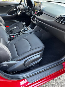 Hyundai i30 CW Kombi 1.4 T-GDi Slovensko - 10