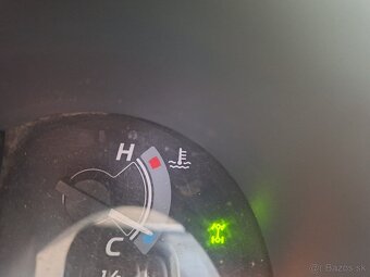 TOYOTA HILUX 2,5 DIESEL 4X4 UZÁVIERKU MA - 10