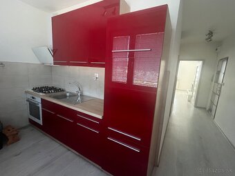 Na prenájom 2,5 izbový byt - 10
