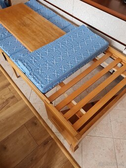 Starožitny nábytok unikát , drevená truhlica a v nej posteľ - 10