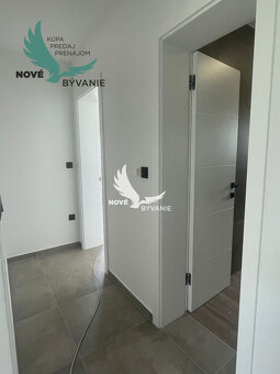 Luxusná novostavba len 70m od mora s výhľadom na more v Chor - 10