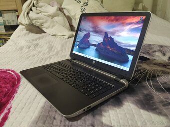 HP. i7. RAM 16 GB. SSD 512 GB. Nová baterka. Nvidia 8 GB. - 10