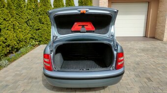 Predam Škoda Fabia sedan 1.4 MPI - 10
