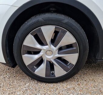 TESLA MODEL Y DUAL MOTOR LONG RANGE AWD - 10