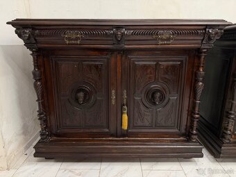 Starožitné skříně Henri II. - 10