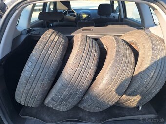HYUNDAI I30 1,6 CRDI ROK 2012 - 10