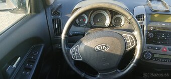 Kia Ceed - 10