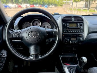 Toyota RAV4 2.0D 4x4 D4D Facelift - 10