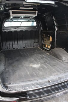 Hyundai H1 2.5 CRDI - 10